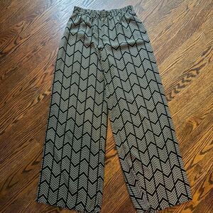 Forever21 black/white geometric print elastic waist wide leg silky palazzo pants